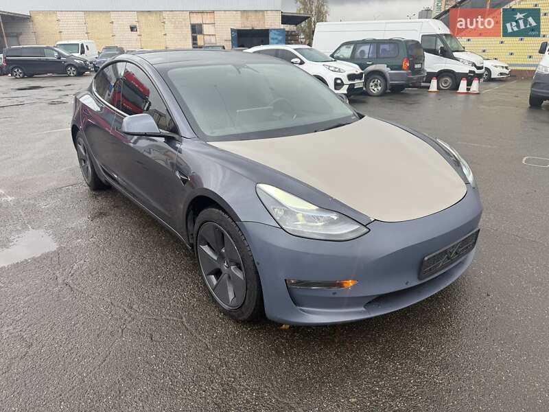 Седан Tesla Model 3 2022 в Киеве