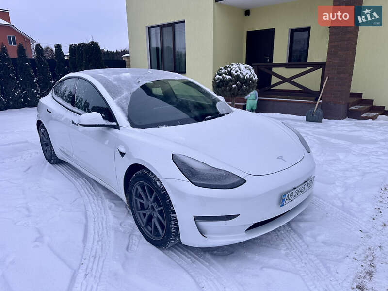 Седан Tesla Model 3 2021 в Виннице