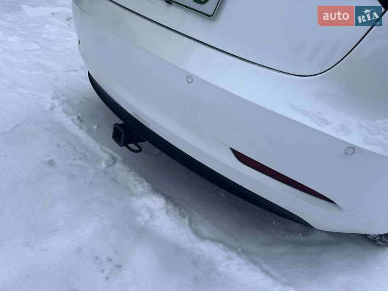 Седан Tesla Model 3 2021 в Виннице