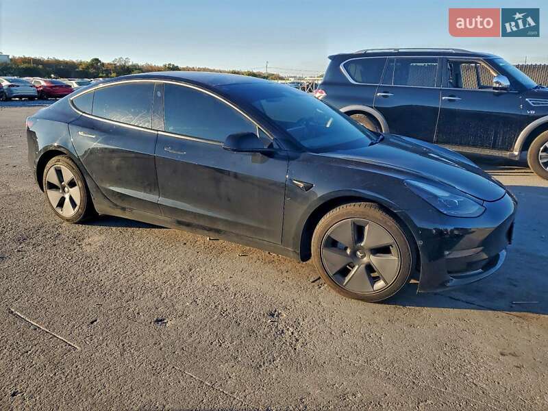Седан Tesla Model 3 2021 в Киеве