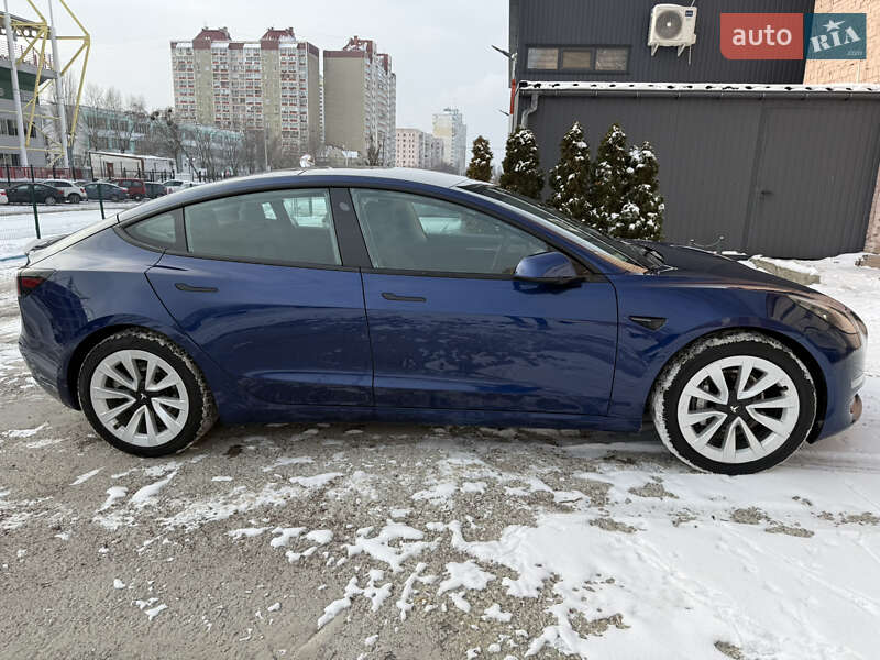 Седан Tesla Model 3 2021 в Киеве