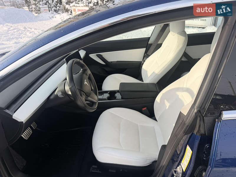 Седан Tesla Model 3 2019 в Тернополе