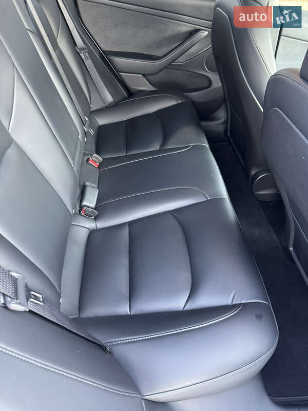 Седан Tesla Model 3 2022 в Черкассах