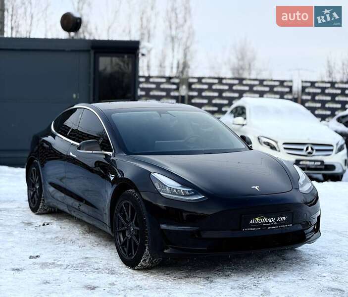 Седан Tesla Model 3 2020 в Киеве