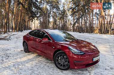 Седан Tesla Model 3 2018 в Черкасах
