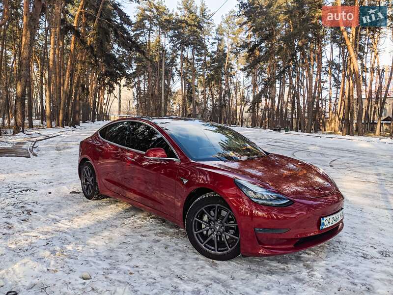 Седан Tesla Model 3 2018 в Черкассах