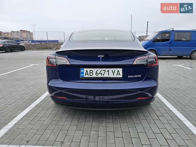 Седан Tesla Model 3 2023 в Виннице