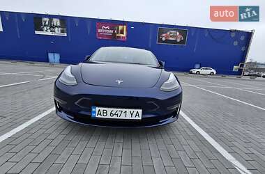 Седан Tesla Model 3 2023 в Виннице