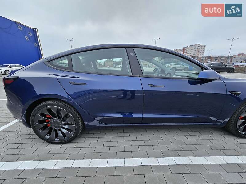 Седан Tesla Model 3 2023 в Виннице