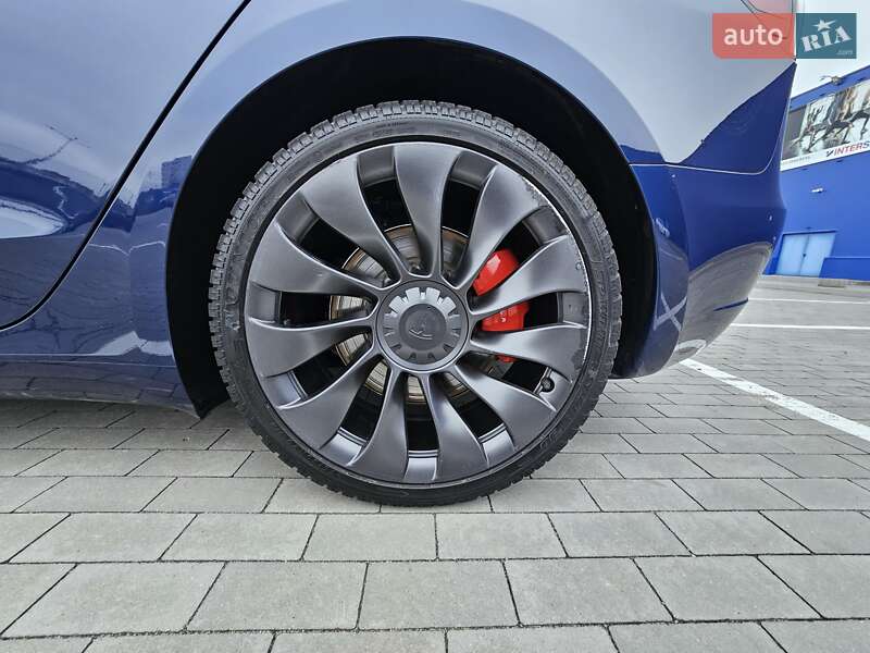 Седан Tesla Model 3 2023 в Виннице