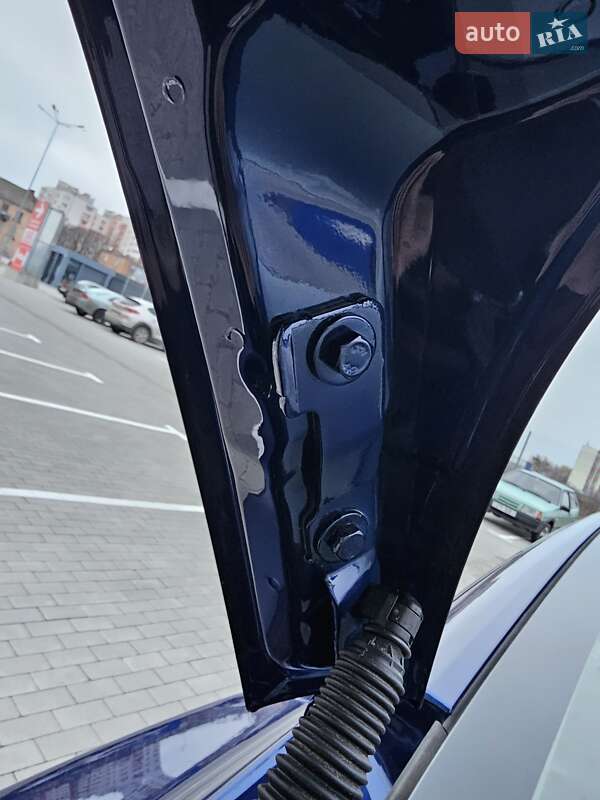 Седан Tesla Model 3 2023 в Виннице