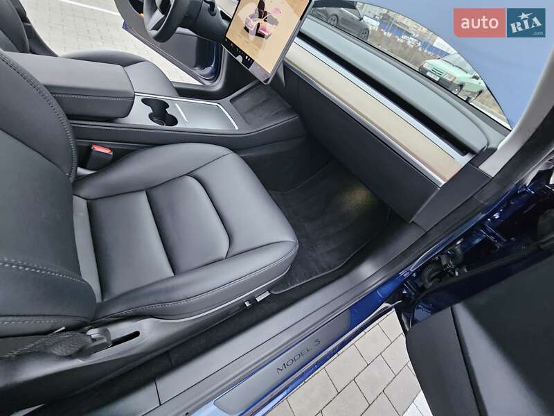 Седан Tesla Model 3 2023 в Виннице