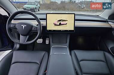 Седан Tesla Model 3 2023 в Виннице