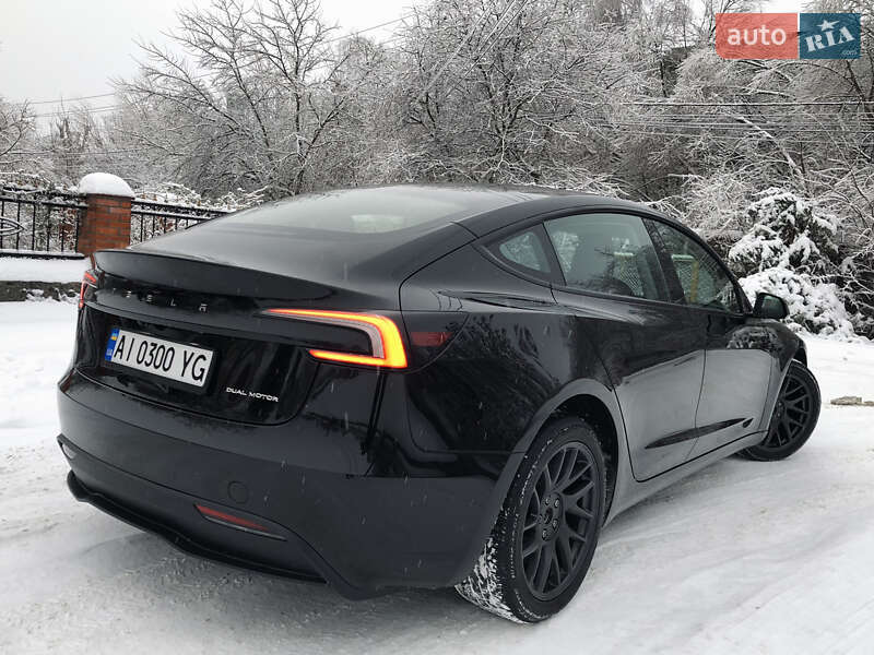 Седан Tesla Model 3 2024 в Ирпене