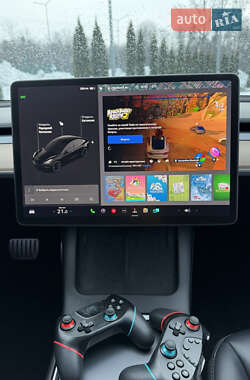 Седан Tesla Model 3 2021 в Днепре