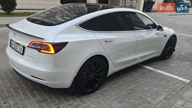 Седан Tesla Model 3 2019 в Одессе