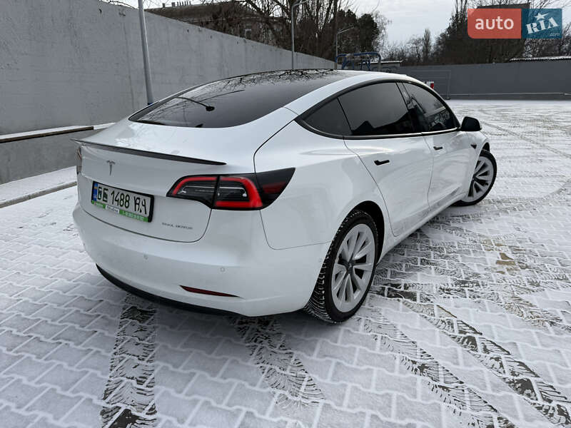 Седан Tesla Model 3 2021 в Миколаєві