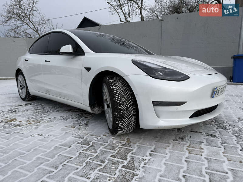 Седан Tesla Model 3 2021 в Николаеве