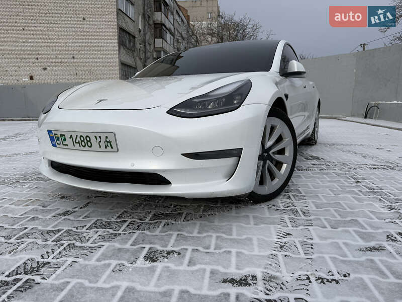 Седан Tesla Model 3 2021 в Миколаєві