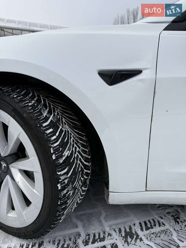 Седан Tesla Model 3 2021 в Николаеве