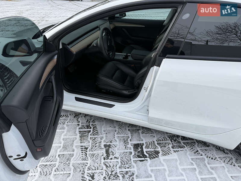 Седан Tesla Model 3 2021 в Миколаєві