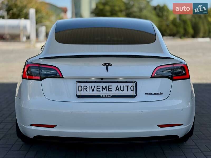 Седан Tesla Model 3 2019 в Днепре