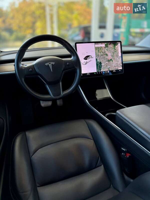 Седан Tesla Model 3 2019 в Днепре