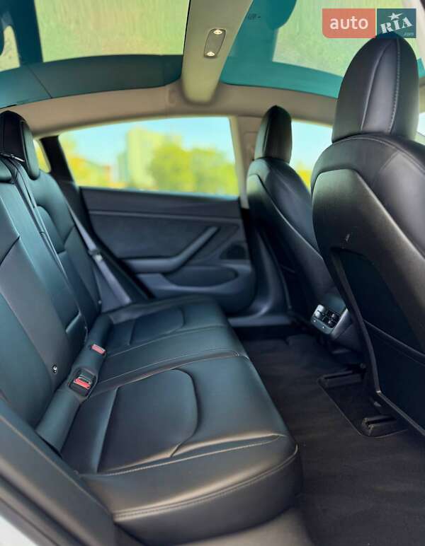 Седан Tesla Model 3 2019 в Днепре