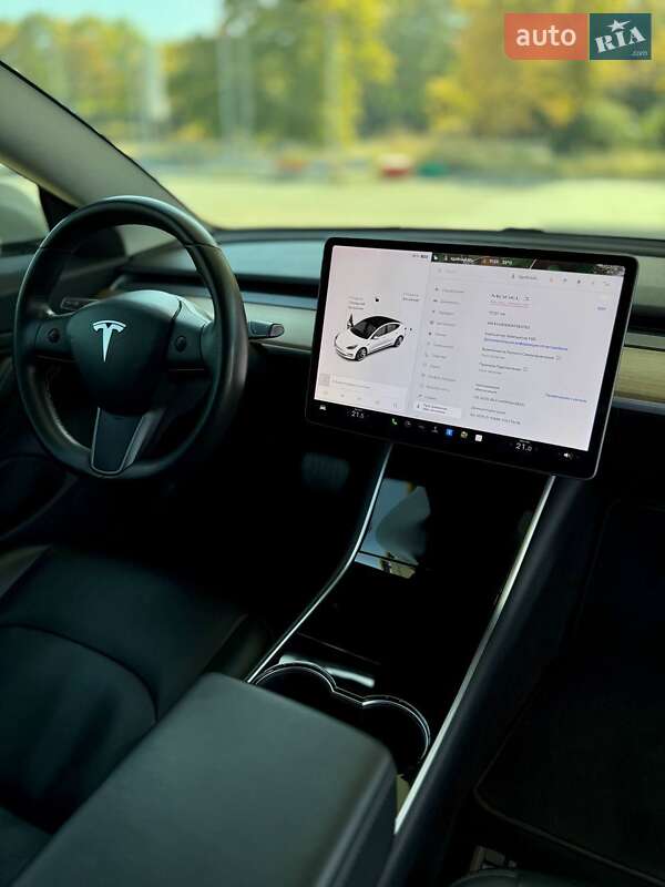 Седан Tesla Model 3 2019 в Днепре
