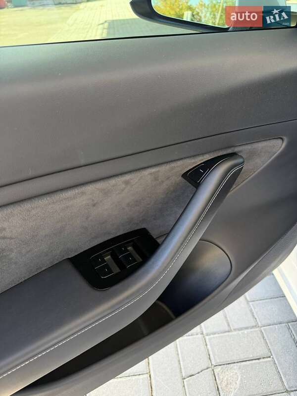 Седан Tesla Model 3 2019 в Днепре