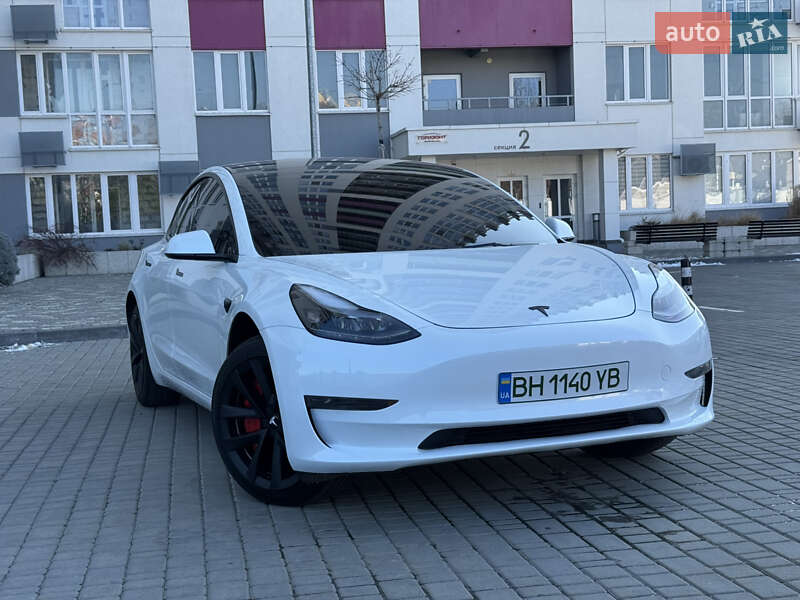 Седан Tesla Model 3 2023 в Одессе