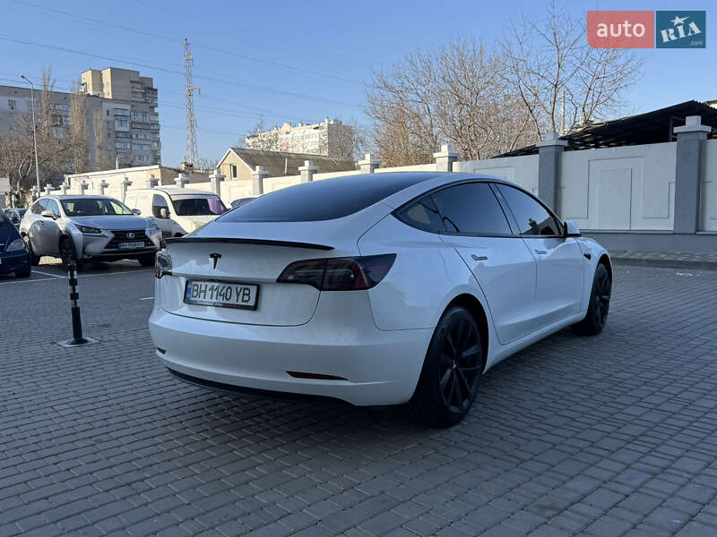 Седан Tesla Model 3 2023 в Одессе