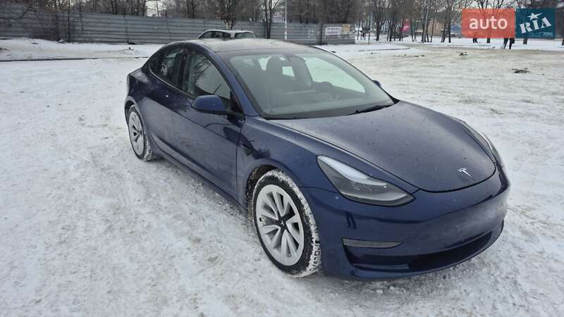 Седан Tesla Model 3 2022 в Днепре