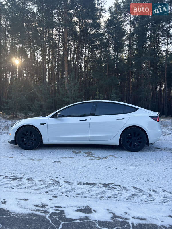 Седан Tesla Model 3 2021 в Кременчуге