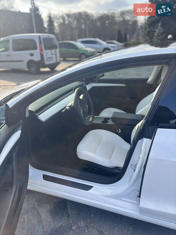 Седан Tesla Model 3 2021 в Кременчуге