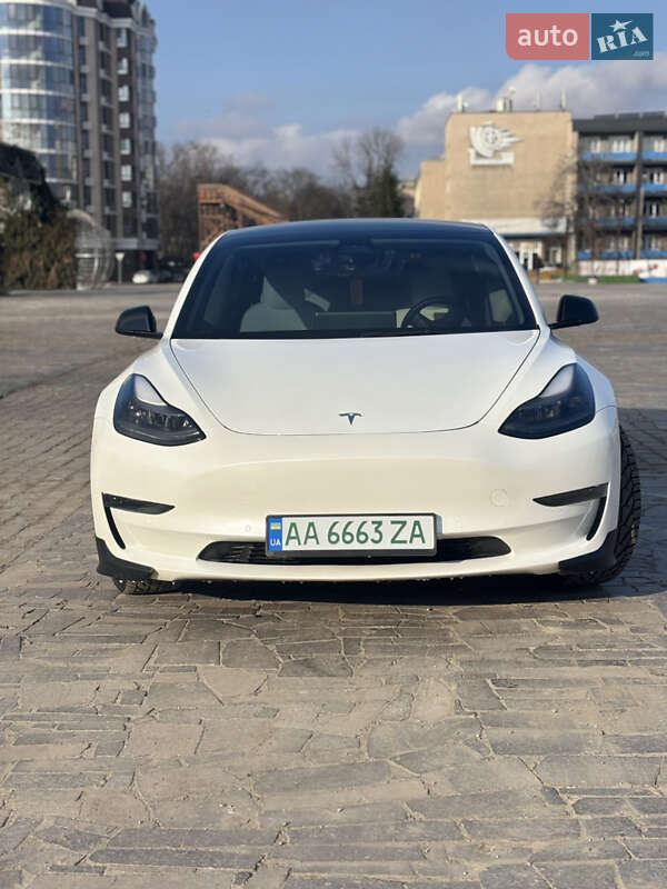 Седан Tesla Model 3 2021 в Кременчуге