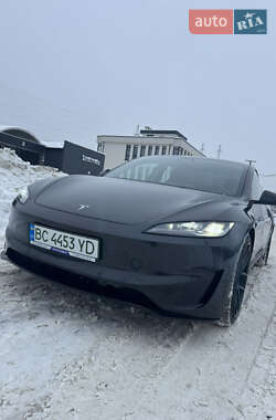 Седан Tesla Model 3 2024 в Львове