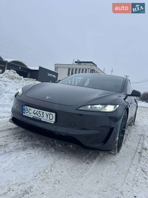 Седан Tesla Model 3 2024 в Львове