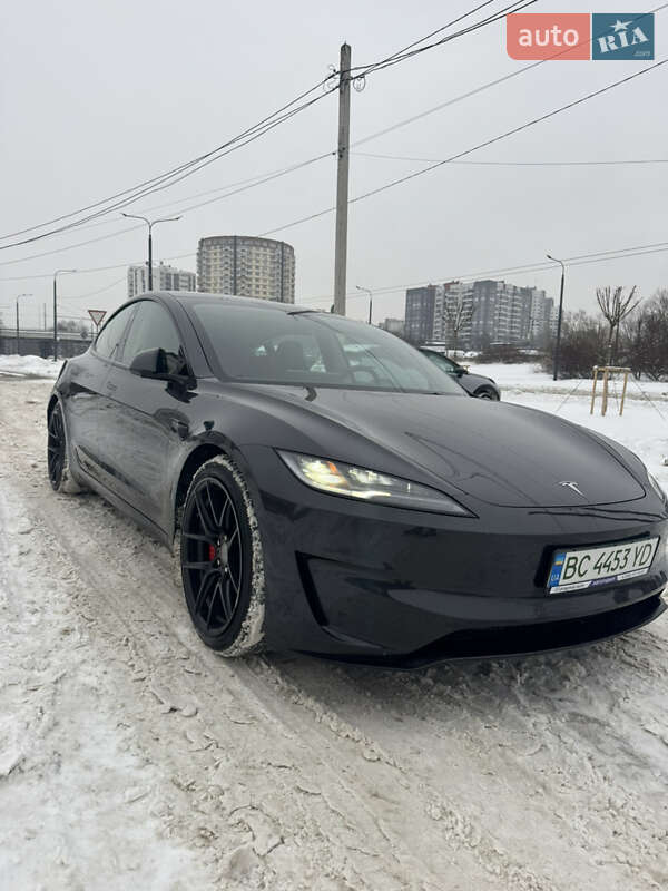 Седан Tesla Model 3 2024 в Львове