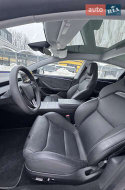 Седан Tesla Model 3 2024 в Львове