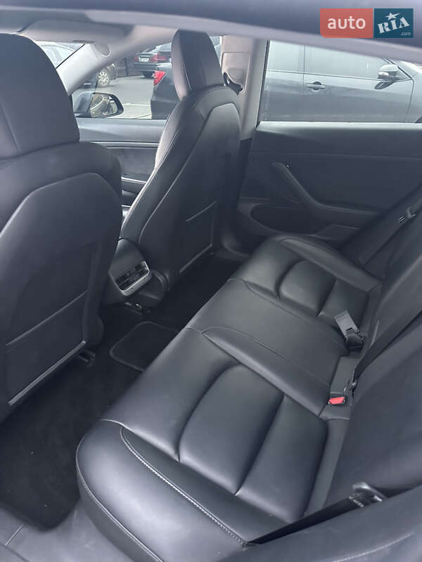 Седан Tesla Model 3 2021 в Днепре