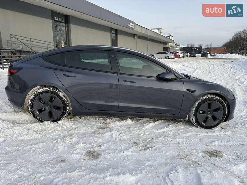 Седан Tesla Model 3 2023 в Львові