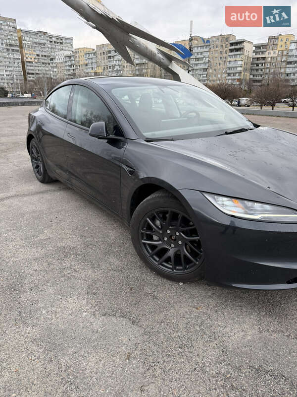 Седан Tesla Model 3 2024 в Днепре