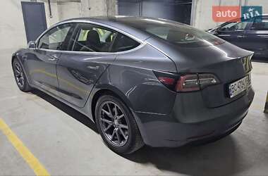 Седан Tesla Model 3 2019 в Львові