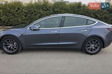 Седан Tesla Model 3 2019 в Львові