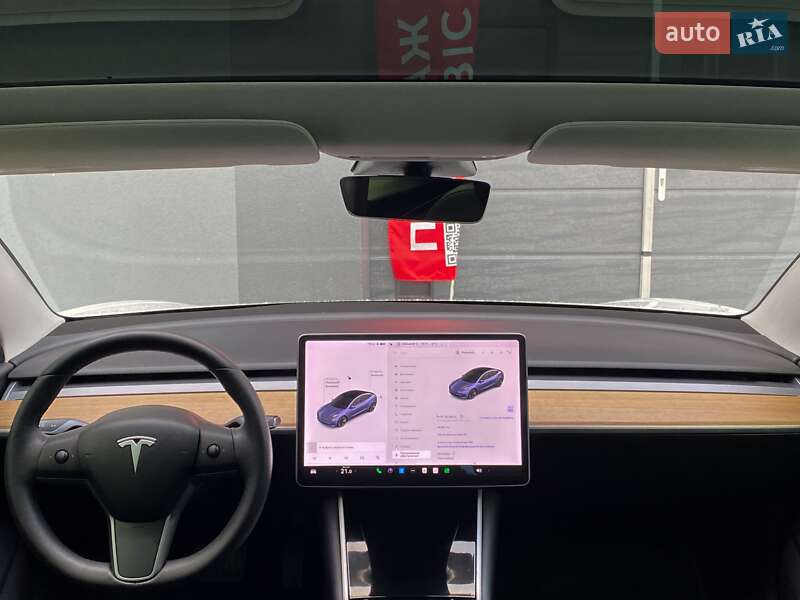 Седан Tesla Model 3 2019 в Киеве