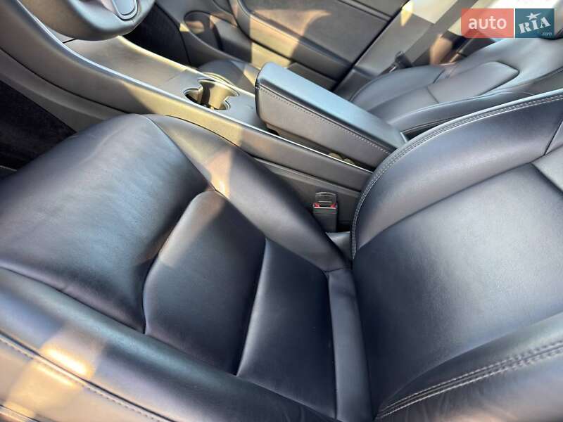 Седан Tesla Model 3 2020 в Ахтырке