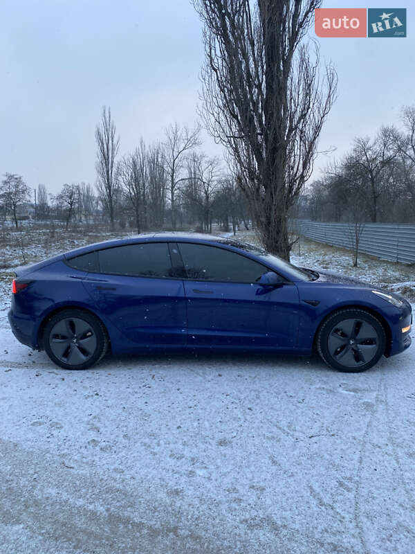 Седан Tesla Model 3 2022 в Кременчуге