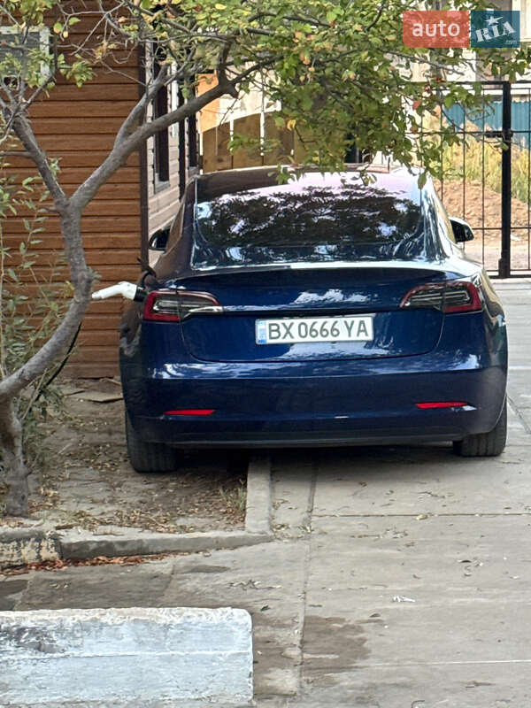 Седан Tesla Model 3 2018 в Хмельницькому