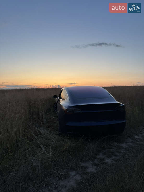 Седан Tesla Model 3 2018 в Хмельницькому